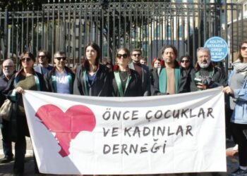 Önce Çocuklar ve Kadınlar Derneği’nden Diyanet’in ‘evlatlık çocuk’ fetvasına suç duyurusu