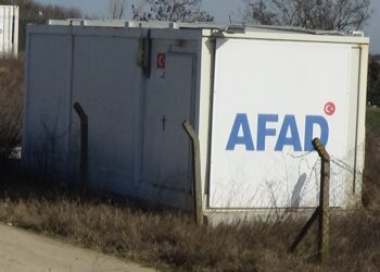 “AFAD’ın elinde mühendis yok mu da imam görevlendiriyor?”