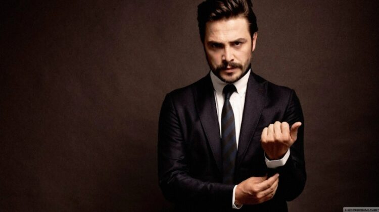 Ahmet Kural, kemik tümörü ameliyatı oldu