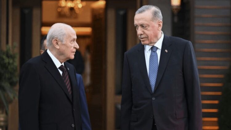 Cumhurbaşkanı Erdoğan, Bahçeli’yi evinde ziyaret etti