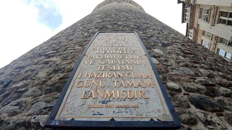 Galata Kulesi’nde tepki çeken görüntü… ‘Tarihimize saygısızlık’