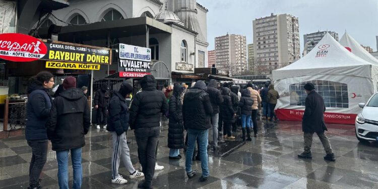 Halk, dayanışma için seferber oldu