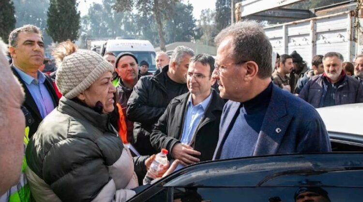 Vahap Seçer: “Planlı olarak yüzbinlerce Suriyeli sığınmacı getiriliyor”