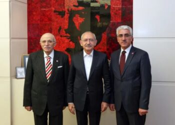 Eski AK Parti milletvekili Çelebi CHP’ye geçti
