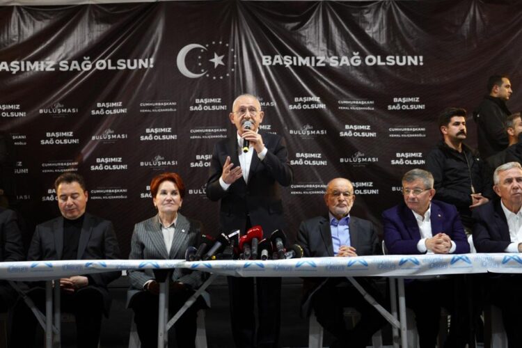 Millet İttifakı liderleri 5000 depremzede ile iftarda buluştu