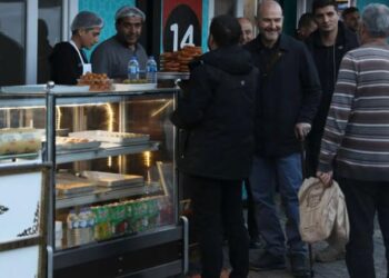 Süleyman Soylu, bastonla ortaya çıktı