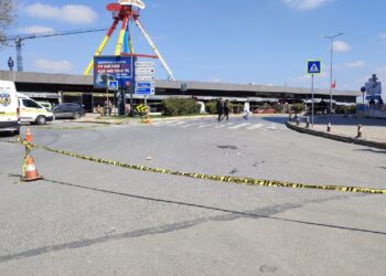 Bakırköy Adliyesi yakınlarında silah sesleri! Yaralılar var