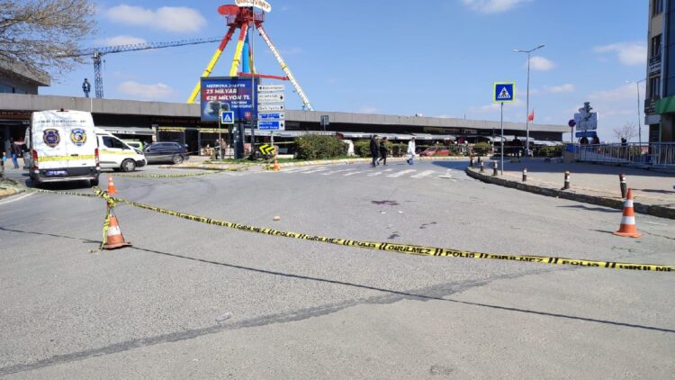 Bakırköy Adliyesi yakınlarında silah sesleri! Yaralılar var