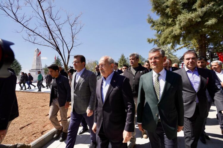 Minik depremzede Kılıçdaroğlu’na seslendi: ‘Cumhurbaşkanım, bir şey söyleyebilir miyim’