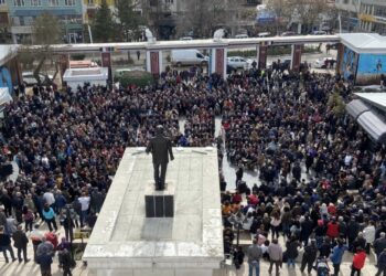 Tunceli’de miting gibi deprem paneli