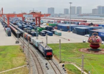 Çin ve Vietnam dışişleri bakanları ikili ilişkileri yeni bir seviyeye çıkarma sözü verdi