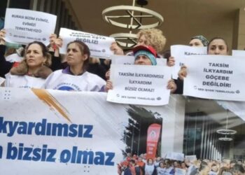 Taksim Eğitim ve Araştırma Hastanesi çalışanlarından Cerrahpaşa protestosu