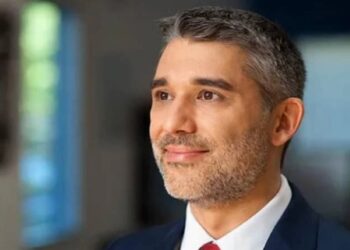 İBB meclisinde milletvekili aday adaylığı istifaları