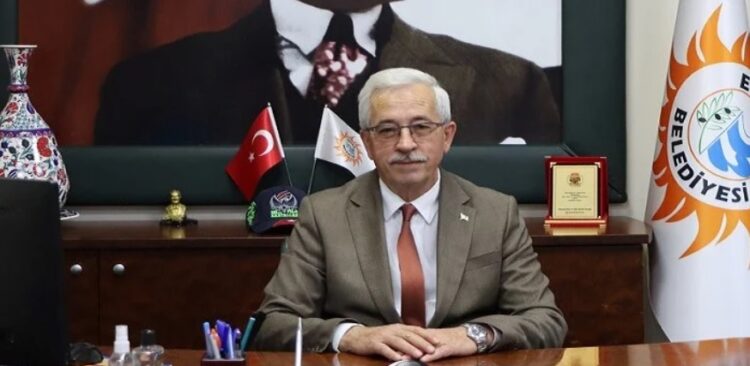 CHP’li belediye başkanına bıçaklı saldırı