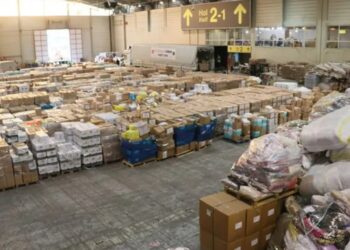 Emniyet müdürü, deprem bölgesinde hırsızlıktan gözaltına alındı