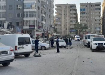 Şanlıurfa’da 7 katlı bina çöktü
