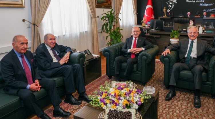 Kılıçdaroğlu, eski CHP genel başkanlarıyla görüştü