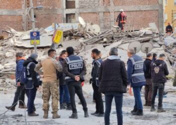 Malatya’da 5 katlı bina çöktü
