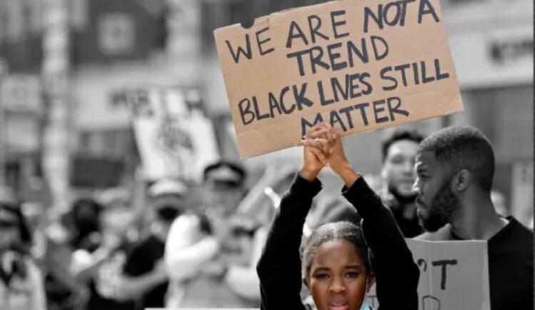 Bin gün geçti ama onlar yılmadı: Black Lives Matter hareketi ayakta