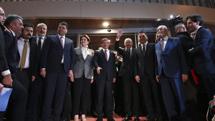 Kulis: Akşener, masaya nasıl döndü?