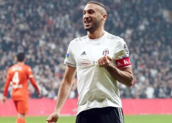 Cenk Tosun’dan transfer teklifine yanıt!