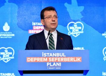 Ekrem İmamoğlu, İstanbul’da deprem seferberliğini başlattı