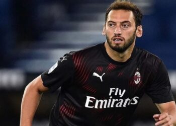 Hakan Çalhanoğlu anlaştı: 2027’ye kadar imza attı!