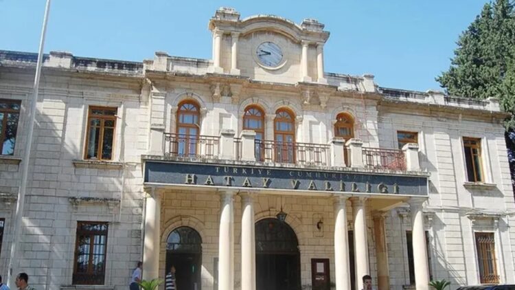 Hatay Valiliği: Türk bayraklarını sökenler hakkında soruşturma başlatıldı