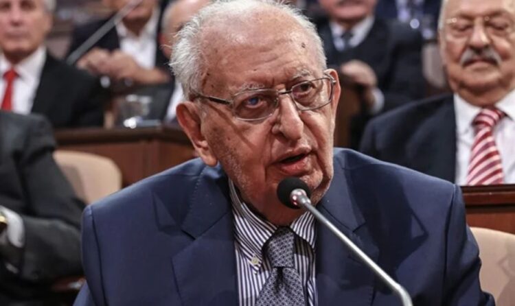 Hüsamettin Cindoruk hastaneye kaldırıldı!