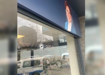 İYİ Parti binası kurşunlandı!