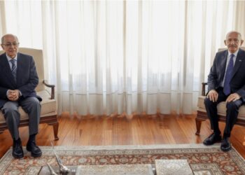 Kemal Kılıçdaroğlu, Ahmet Necdet Sezer ile görüştü