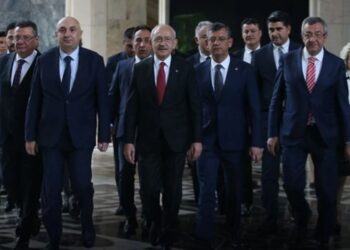 Kılıçdaroğlu aday adaylarıyla görüşecek 8 kurmayını görevlendirdi