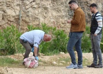 Örtüye sarılı ceset sandılar; kadın maketi çıktı