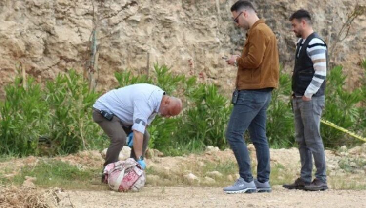 Örtüye sarılı ceset sandılar; kadın maketi çıktı