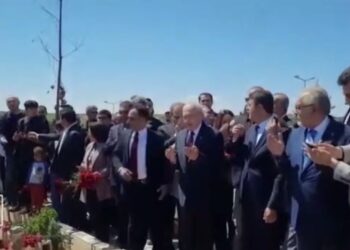Kılıçdaroğlu’na mezarlıkta sözlü saldırı
