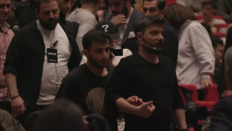 Oğuzhan Uğur, yayındaki kavganın görüntülerini paylaştı