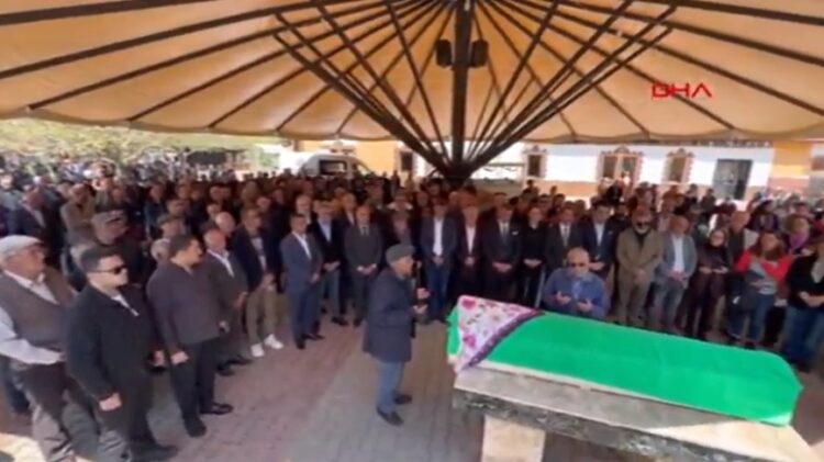 Kılıçdaroğlu’nun halası son yolculuğuna uğurlandı