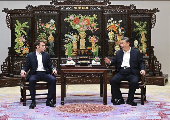 Xi, Macron ile gayriresmi görüşme gerçekleştirdi