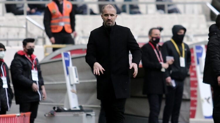 Ümraniyespor’un yeni teknik direktörü belli oldu