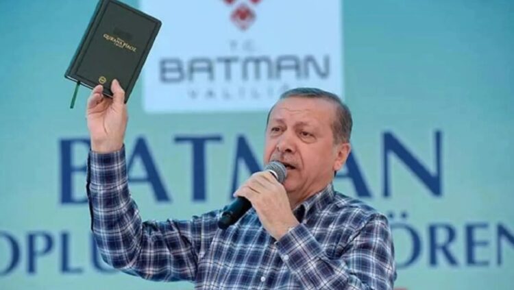 TRT’nin ‘Bayram namazı özel’ programı AKP’nin seçim propagandasına dönüştü