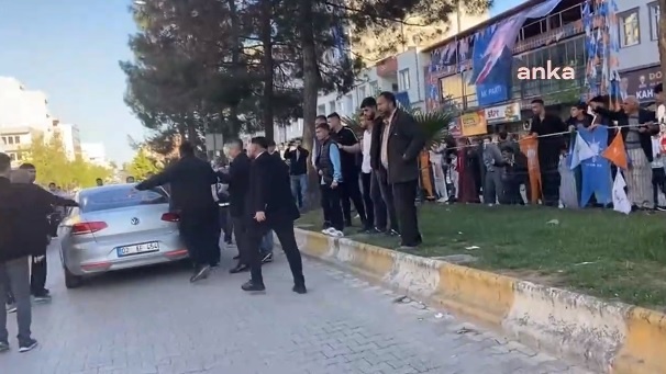 CHP konvoyuna tekmeli-küfürlü saldırı