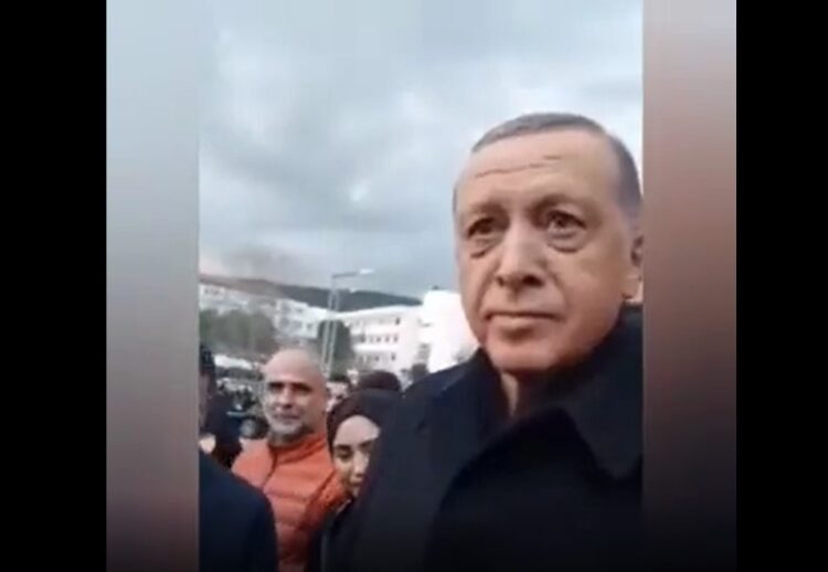 100 bin öğretmen atama talebine Erdoğan’dan yanıt: Çok rahat konuşuyorsunuz