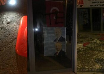 İstanbul’da CHP seçim bürosuna saldıran 6 kişi yakalandı