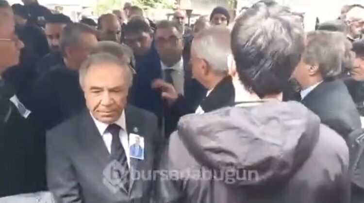 DSP lideri Aksakal’a cenazede protesto: ‘Üç koltuğa partiyi sattılar’