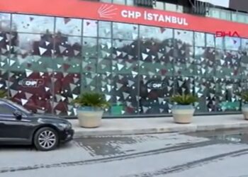 Silahlı saldırıya uğrayan CHP İstanbul İl Başkanlığı’ndan ilk görüntüler
