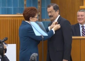 Eski bakan, İYİ Parti’ye katıldı