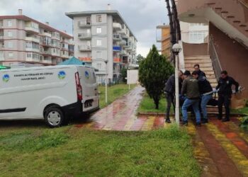 Tatile geldiği evde ölü bulundu