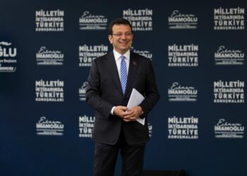 İmamoğlu: Bir iktidar 21 yıl yönetip hala vaatte bulunuyorsa onu silin kafanızdan