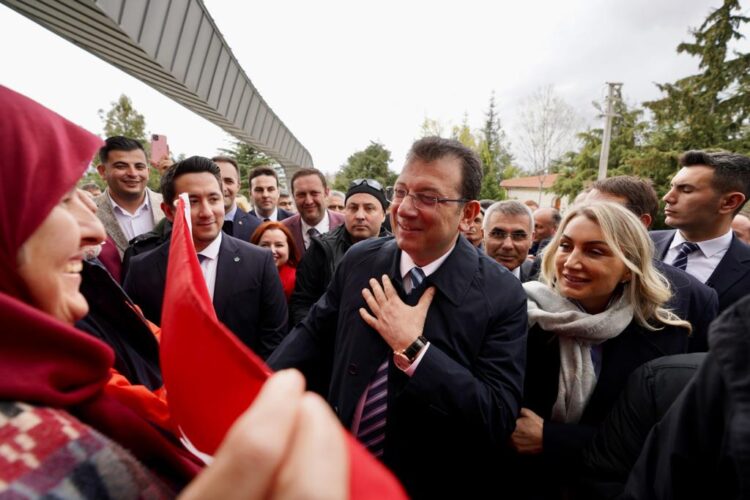 İmamoğlu, AKP’nin kalesinde gövde gösterisi yaptı
