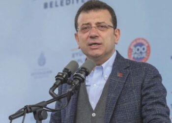 İmamoğlu, deprem bölgesinde konuştu: Varımızla yoğumuzla…
